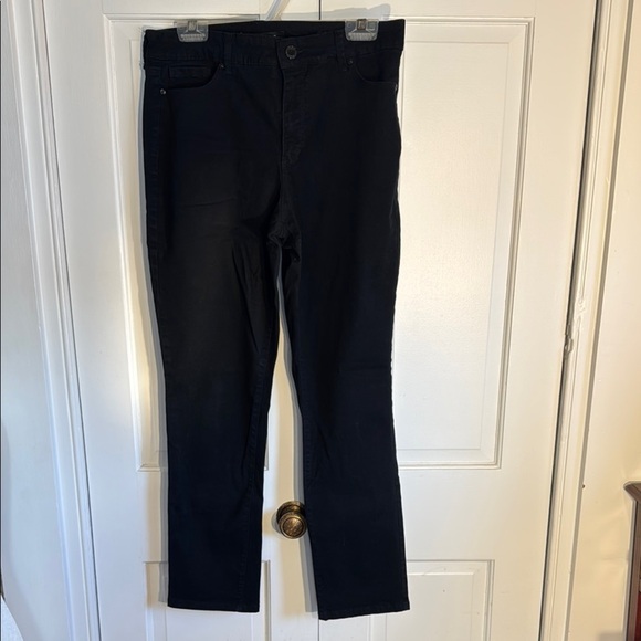 Great pair of Bandalino Black Jeans - Picture 4 of 12
